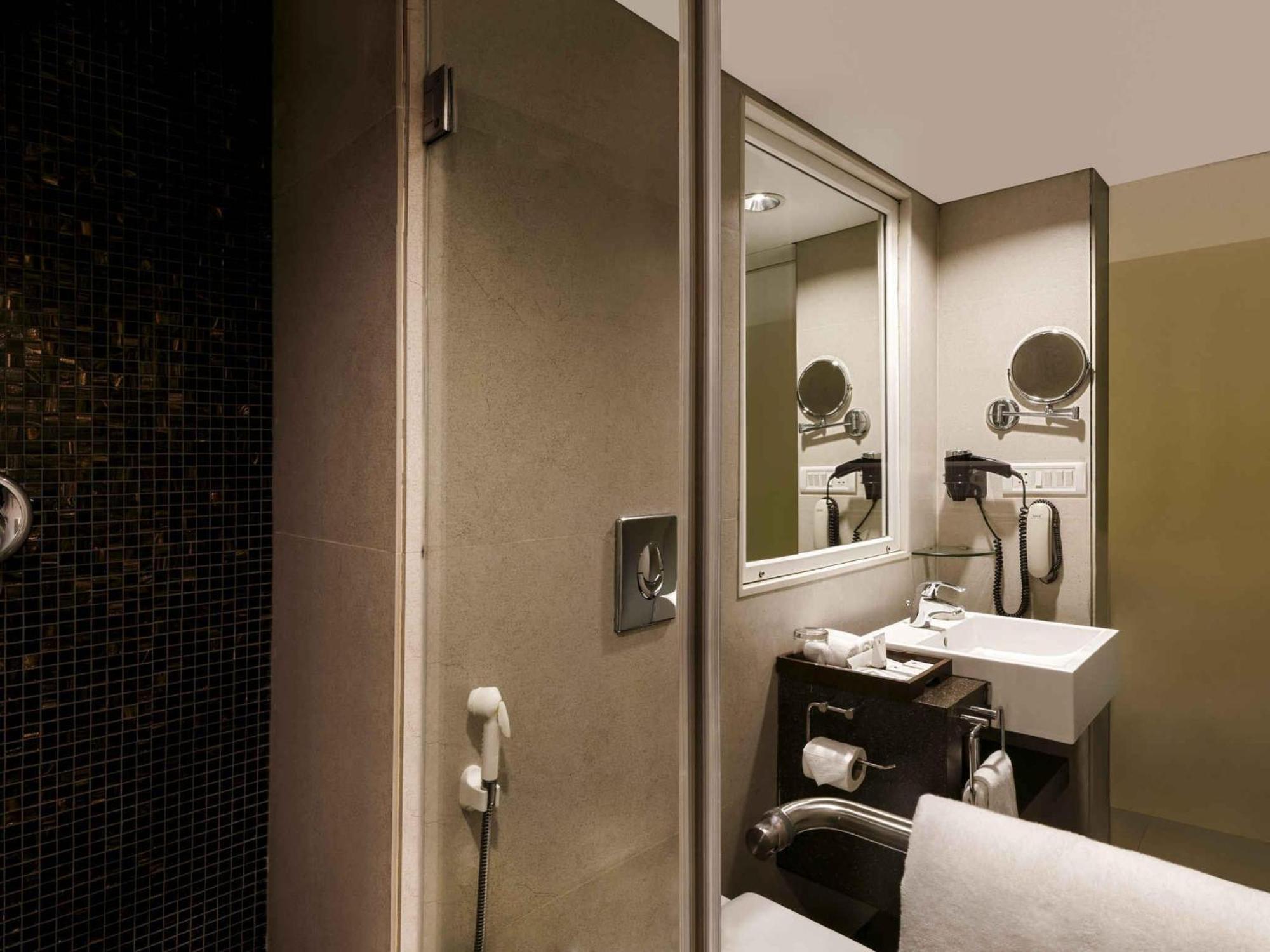 Executive Room - 15% Discount on Food and soft beverage